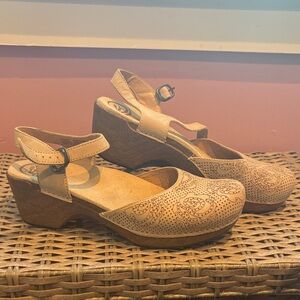 Dansko Sam Sandels 10.5-11 Tan Leather